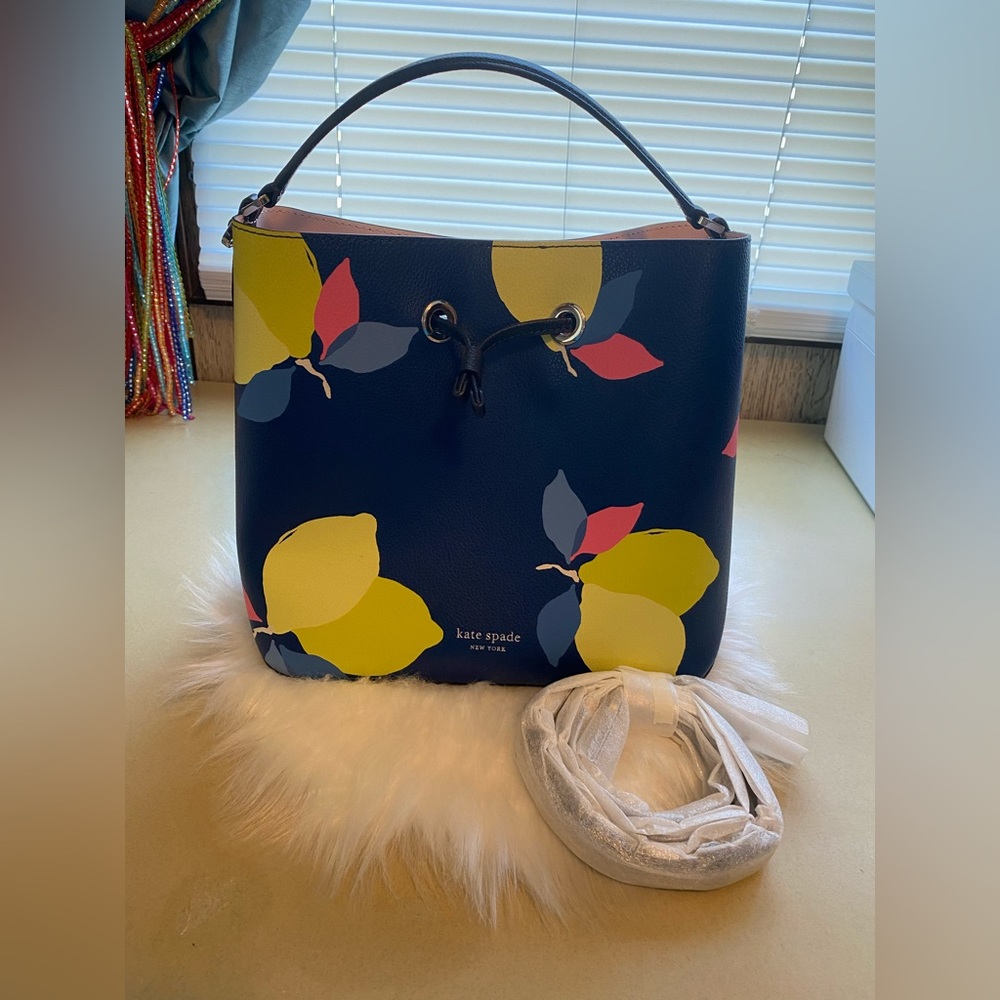 EUC Kate spade New York Eva lemon zest bucket bag/ crossbody
